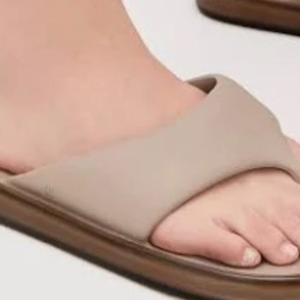 Melissa Float Thong Sandals Size 7 Beige Bubble Gum Free People NIB Retail $80 - Picture 6 of 10